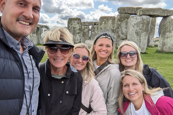 Private Transfer from Southampton to London with Stonehenge Stop - Photo 1 of 8
